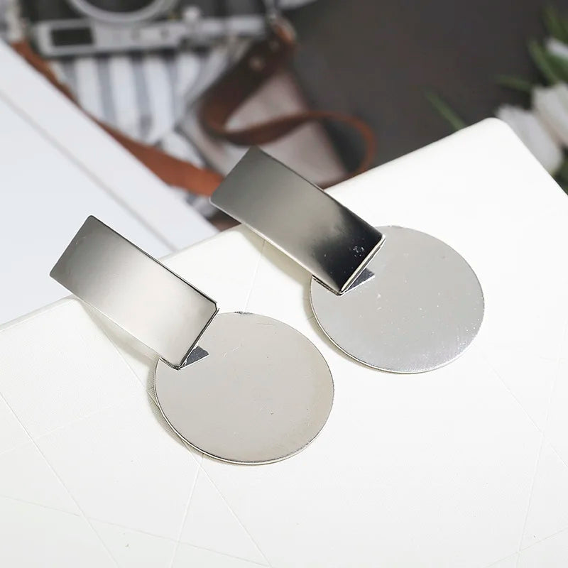 Brincos com Design Geométrico – Estilo Vintage e Sofisticado