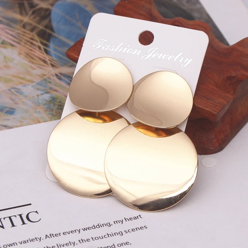 Brincos com Design Geométrico – Estilo Vintage e Sofisticado