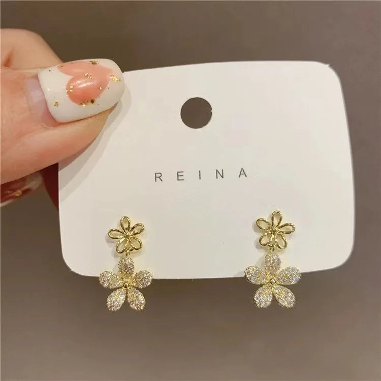 Brincos de Flores de Camada Dupla – Elegância e Sofisticação para Mulheres