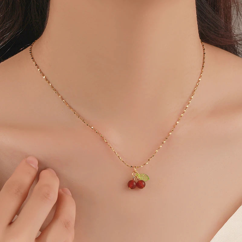 Colar de Aço Inoxidável com Pingente de Pedra Natural – Cereja
