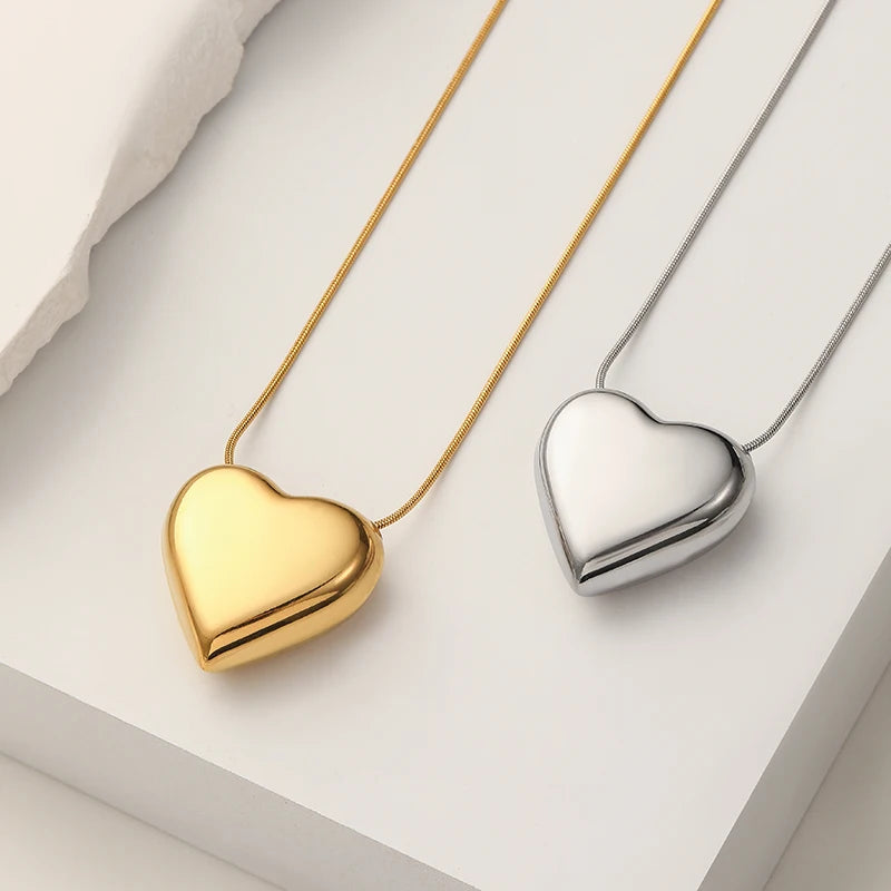 Colar Feminino em Aço Inox com Pingente Coração – Brilho e Sofisticação