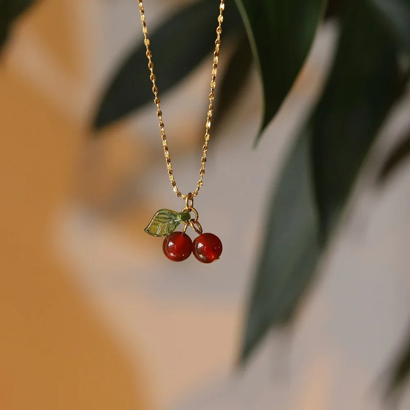 Colar de Aço Inoxidável com Pingente de Pedra Natural – Cereja